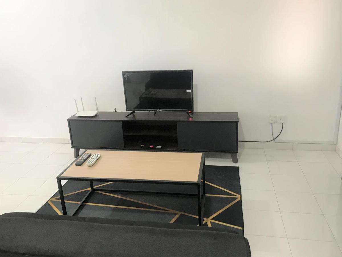 OYO 90493 JL Homestay Segamat Bagian luar foto