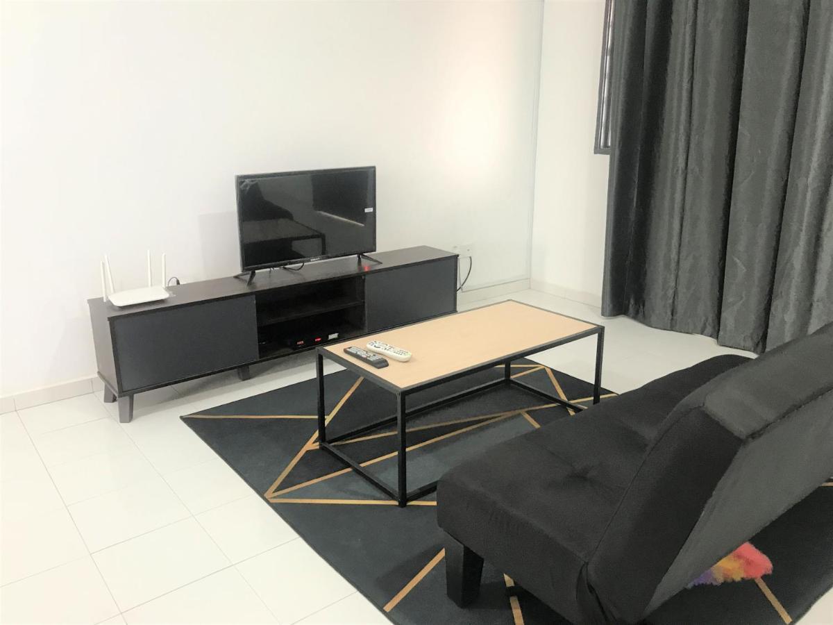 OYO 90493 JL Homestay Segamat Bagian luar foto