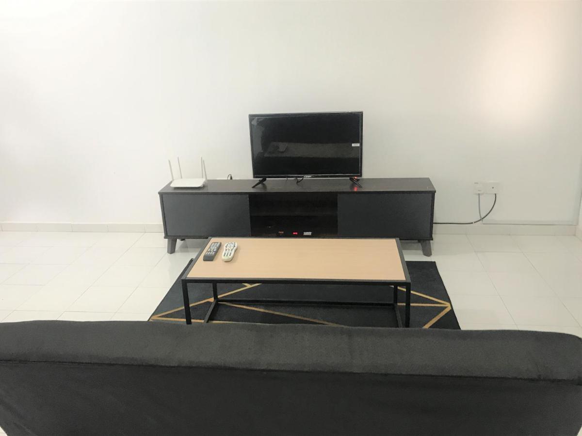 OYO 90493 JL Homestay Segamat Bagian luar foto