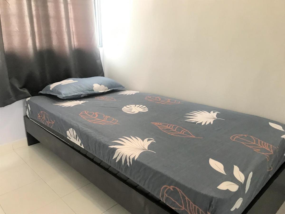 OYO 90493 JL Homestay Segamat Bagian luar foto