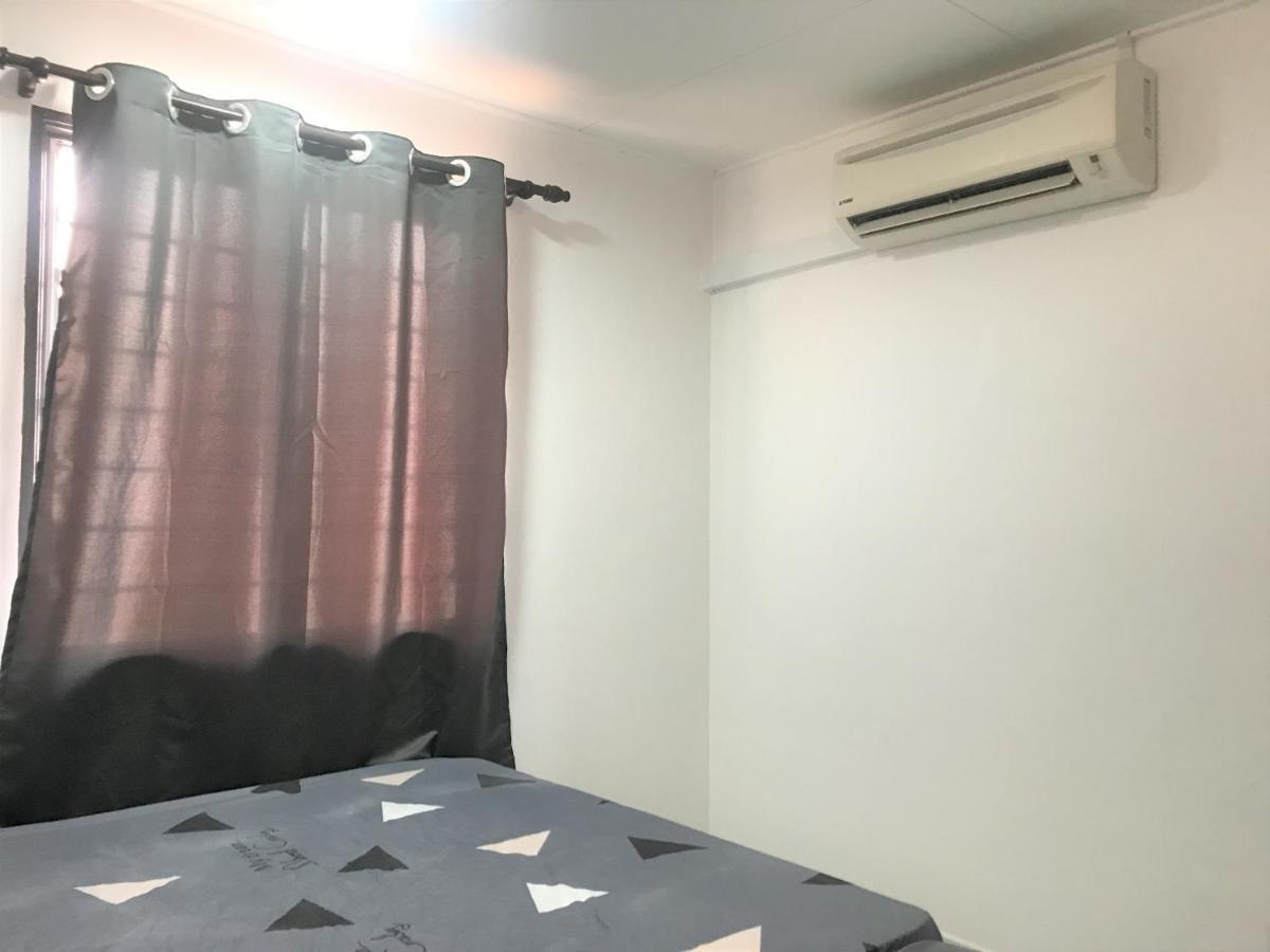 OYO 90493 JL Homestay Segamat Bagian luar foto