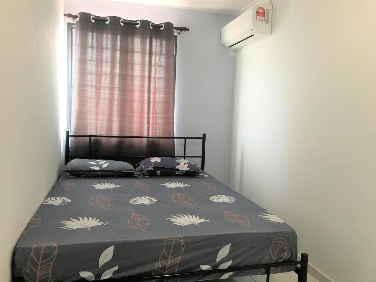 OYO 90493 JL Homestay Segamat Bagian luar foto