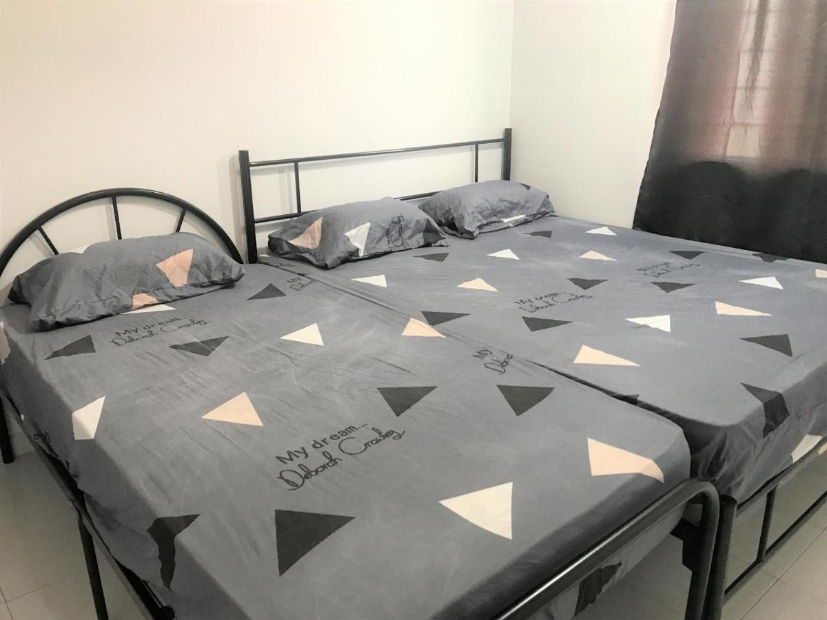 OYO 90493 JL Homestay Segamat Bagian luar foto