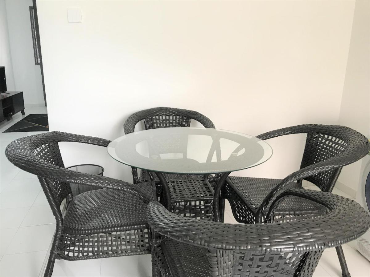 OYO 90493 JL Homestay Segamat Bagian luar foto