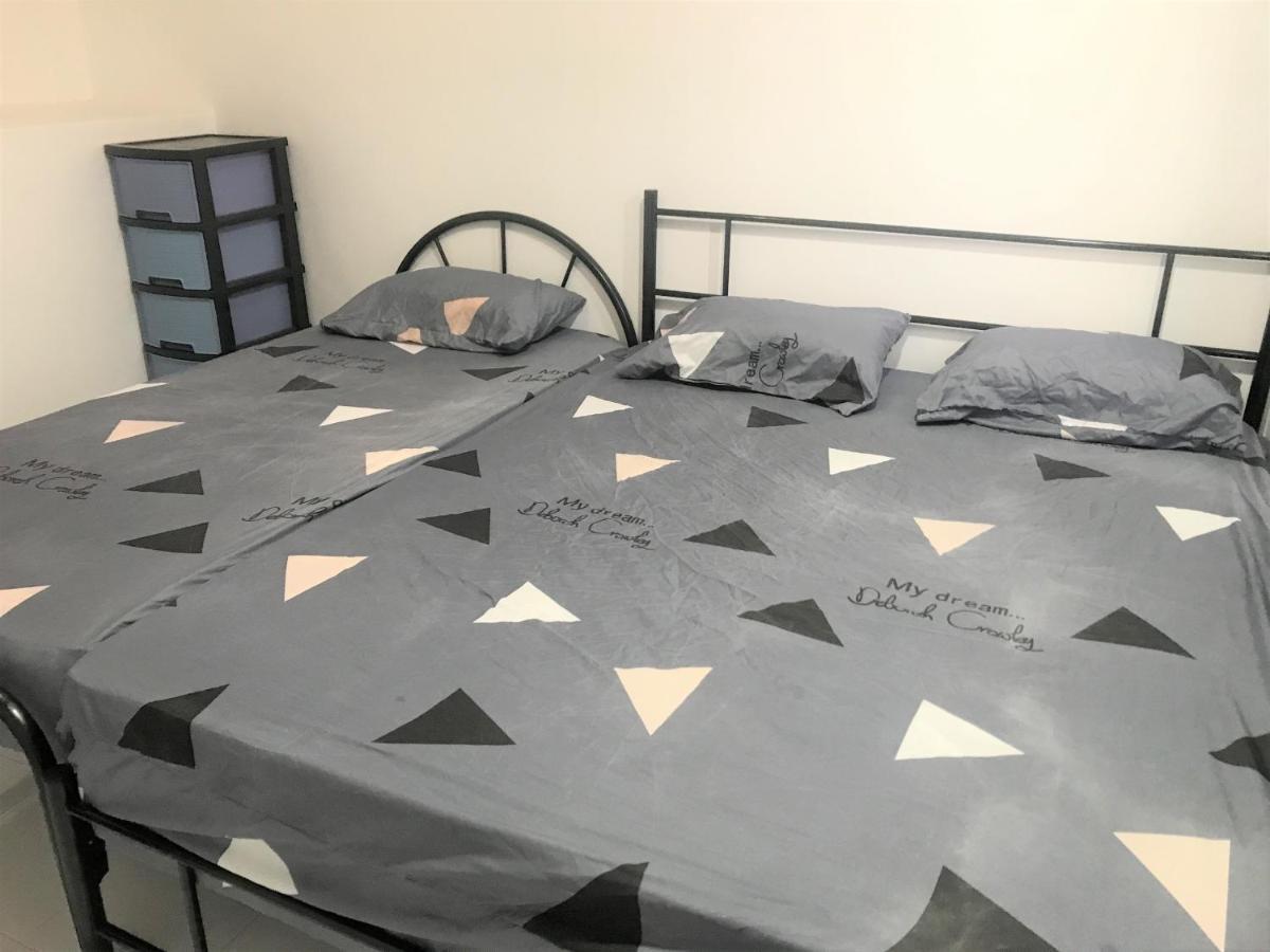 OYO 90493 JL Homestay Segamat Bagian luar foto