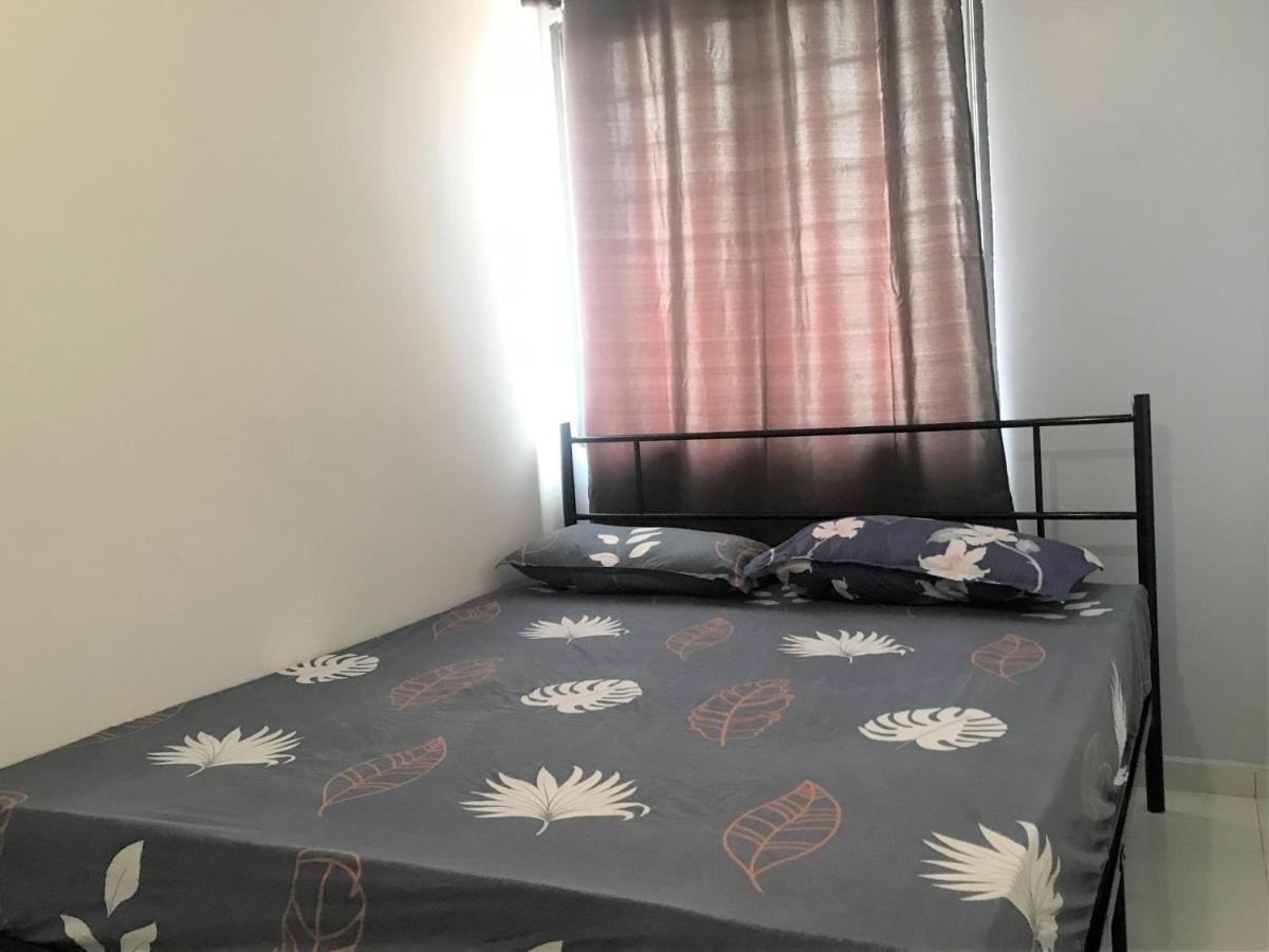 OYO 90493 JL Homestay Segamat Bagian luar foto