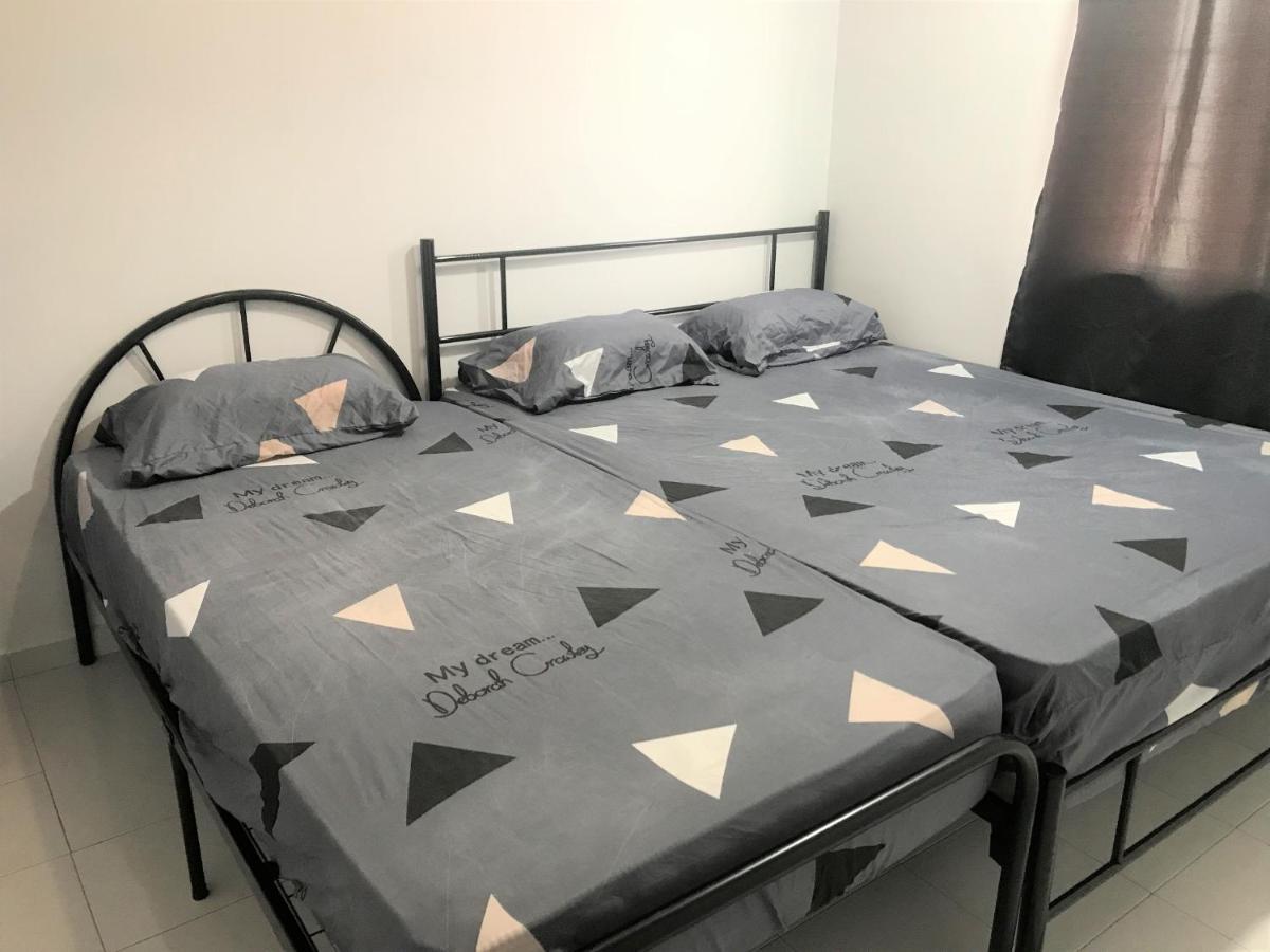 OYO 90493 JL Homestay Segamat Bagian luar foto