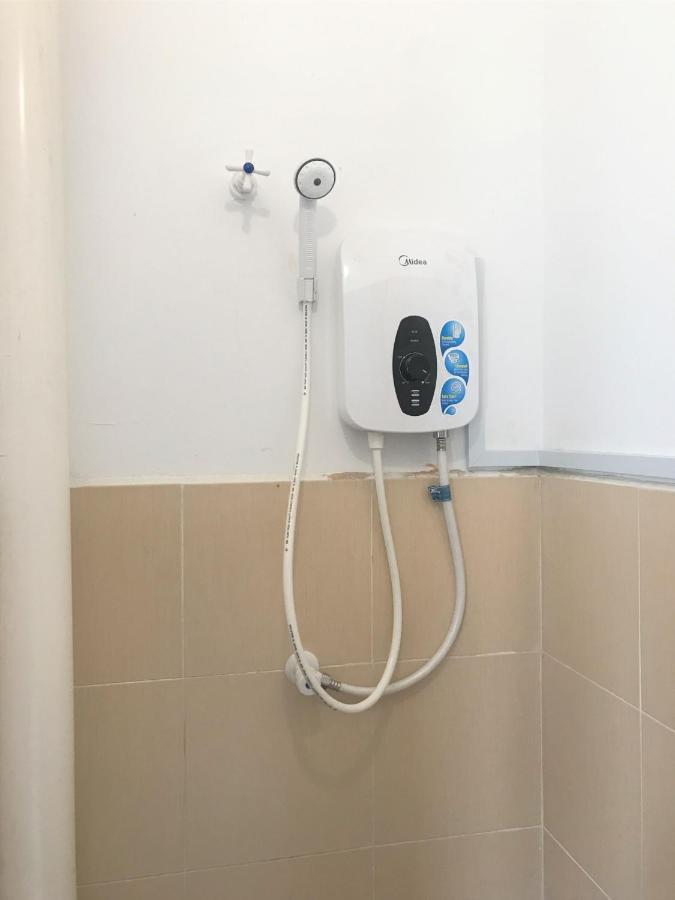 OYO 90493 JL Homestay Segamat Bagian luar foto